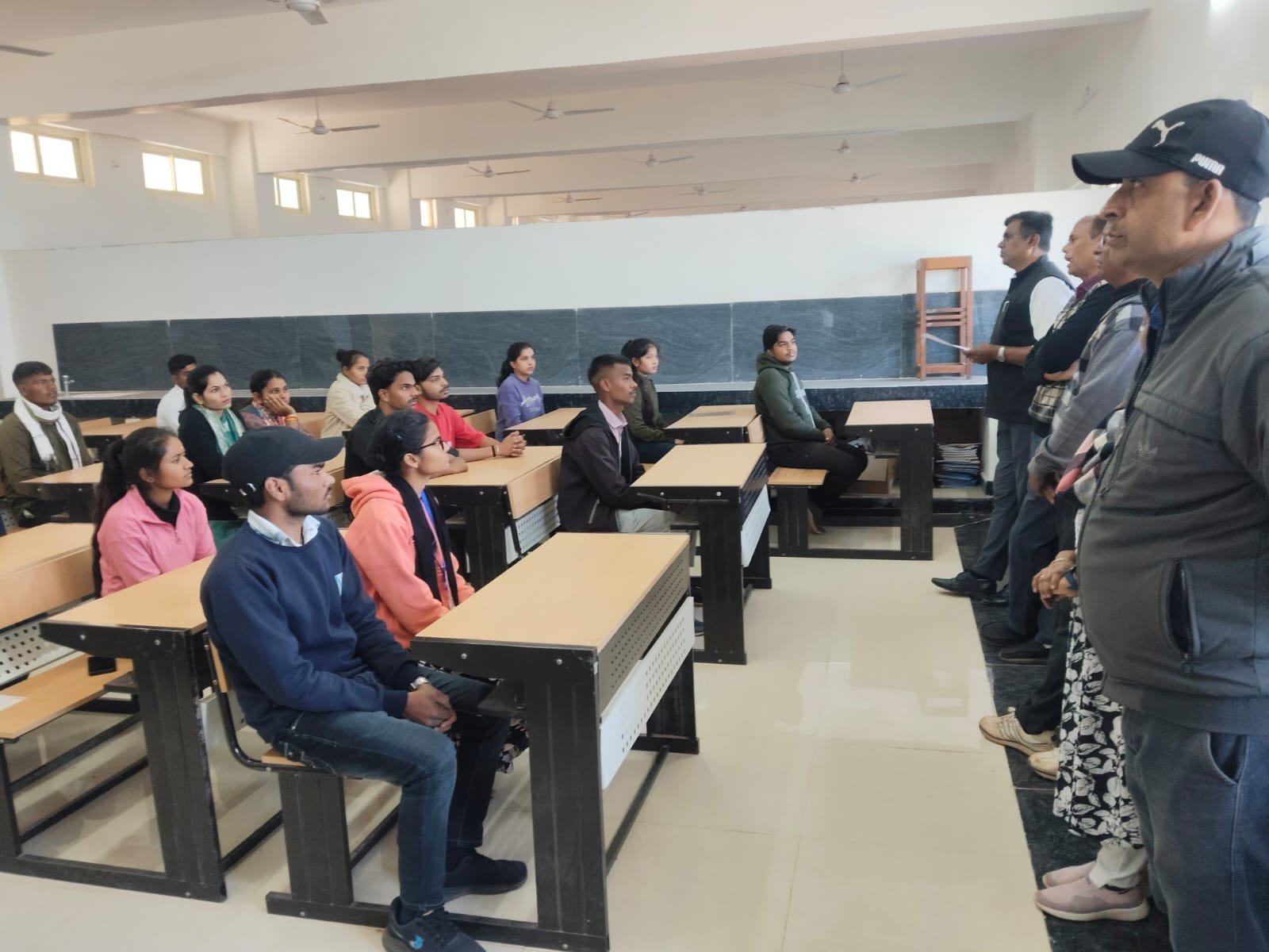 राष्ट्रीय ऊर्जा संरक्षण दिवस पर पीजी कॉलेज शिवपुरी में ईको क्लब द्वारा शपथ ग्रहण कार्यक्रम आयोजित